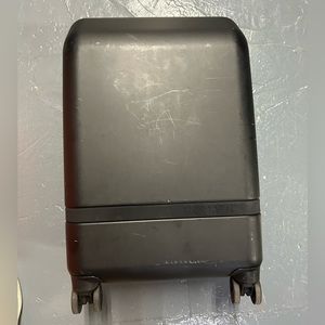 Nomatic Carry On Classic carry on bag black used